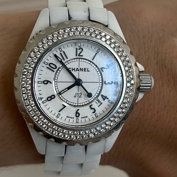 Chanel J12 white ceramic watch with diamonds - Picture 5 of 5